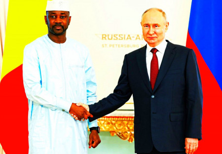 Rusia y Mali firman varios acuerdos de cooperación