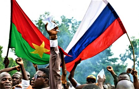 Burkina Faso quiere entrenadores y armas de Rusia